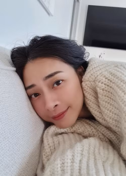 Ở tuổi 42, Ngô Thanh Vân vẫn trẻ trung.