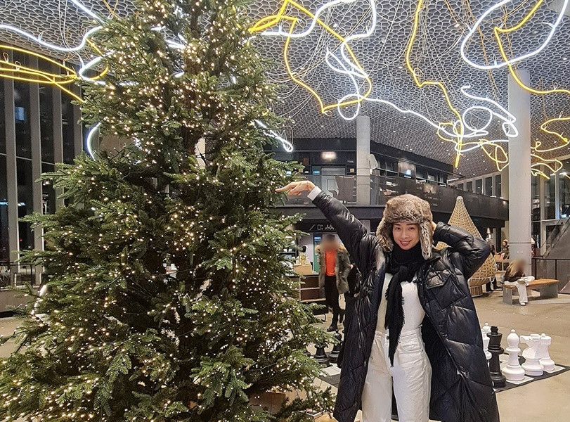 Trước khi gắn bó với tình trẻ, nữ diễn viên gắn liền với hình ảnh đả nữ.