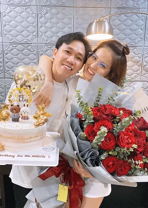 Hồi tháng 6/2021, chia sẻ với Zing, Anh Đức cho biết, anh và bạn gái hot girl có dự định kết hôn trong năm nhưng vì tình hình dịch nên cả hai chưa thể xác định được thời gian cụ thể.