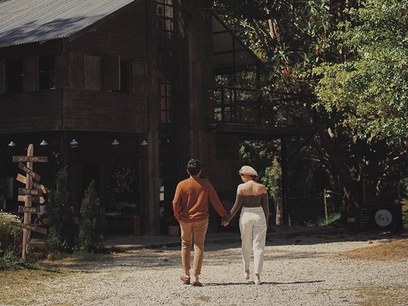 Bạn gái của Anh Đức dành không ít lời có cánh cho nửa kia.