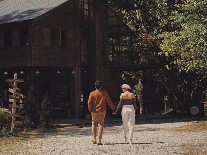 Bạn gái của Anh Đức dành không ít lời có cánh cho nửa kia.