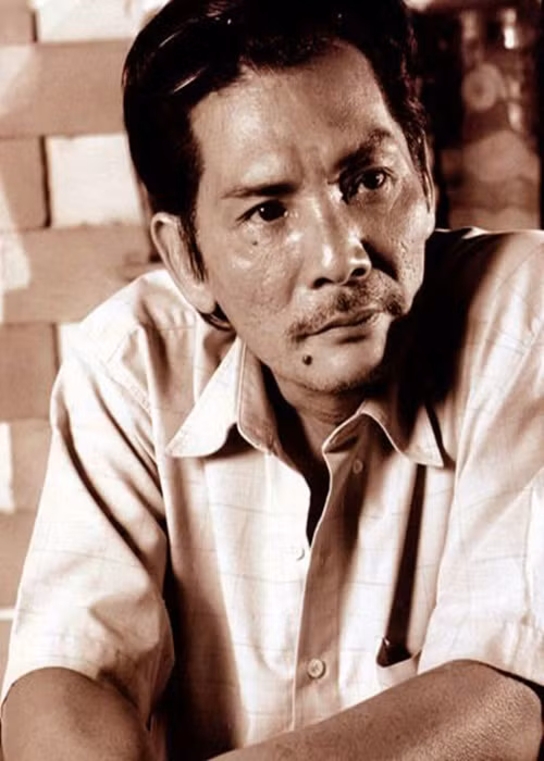 Không dừng lại ở đó, Thương Tín còn cho rằng Trịnh Kim Chi tự ý kêu gọi quyên góp. “Tôi không kêu Trịnh Kim Chi kêu gọi cho tôi. Nếu cô ấy không nói ra thì ai biết tôi đang sống khổ. Cô ấy hoàn toàn không hỏi ý kiến của tôi”, Thương Tín nói. Thậm chí, Thương Tín tuyên bố sẽ mời công an vào cuộc để “lấy lại công bằng”. Ảnh: Người lao động