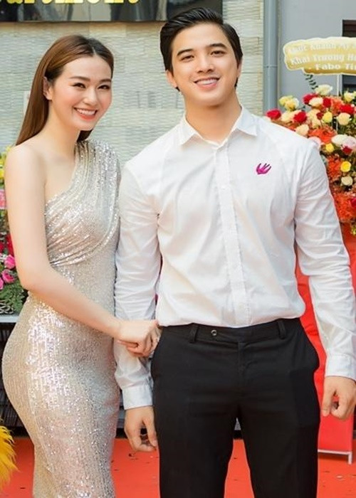 Khánh My và Tiến Vũ bên nhau như hình với bóng từ cuối năm 2018. Mới đây, Tiến Vũ tuyên bố sau 4 năm gắn bó, anh và bạn gái hơn 3 tuổi “đường ai nấy đi”. Ảnh: Vietnamnet