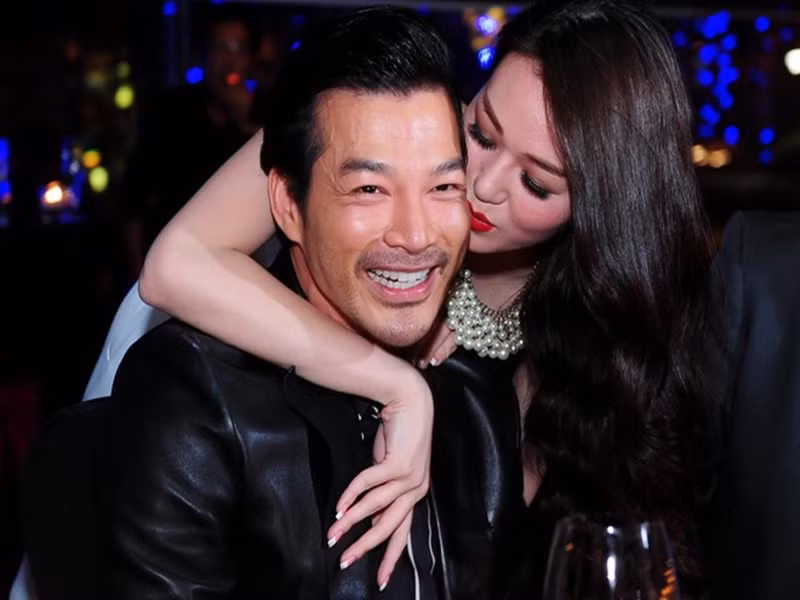 Người mẫu Khánh My vướng nghi vấn tình cảm với Trần Bảo Sơn vào năm 2014 bởi không ít lần bị bắt gặp có cử chỉ khá thân mật với đàn anh. Ảnh: Zing