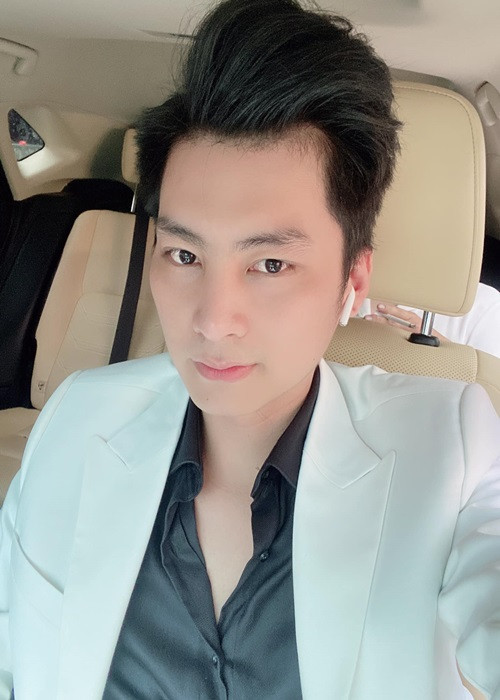 Mới đây, Phi Hùng bất ngờ tuyên bố chia tay vợ mà không chia sẻ lý do. Ảnh: FB Phi Hùng