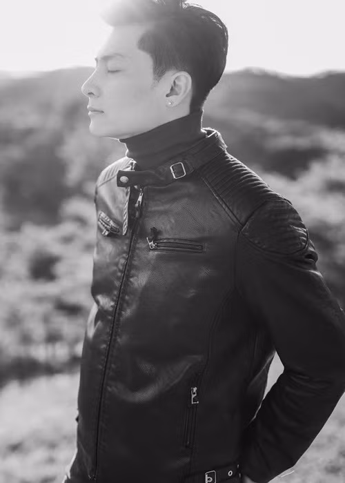 Nửa kia của Lâm Khánh Chi kinh doanh, không hoạt động nghệ thuật. Ảnh: FB Phi Hùng