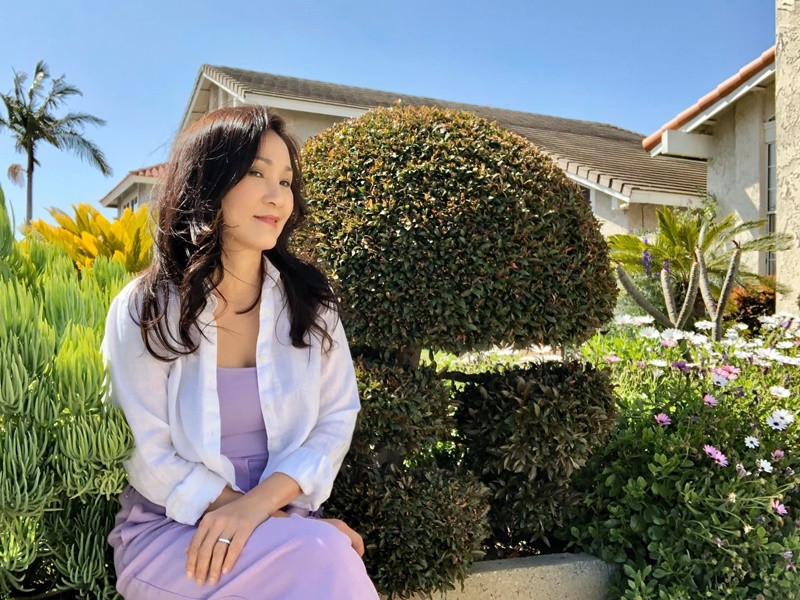 Nữ diễn viên thường trang điểm nhẹ nhàng.