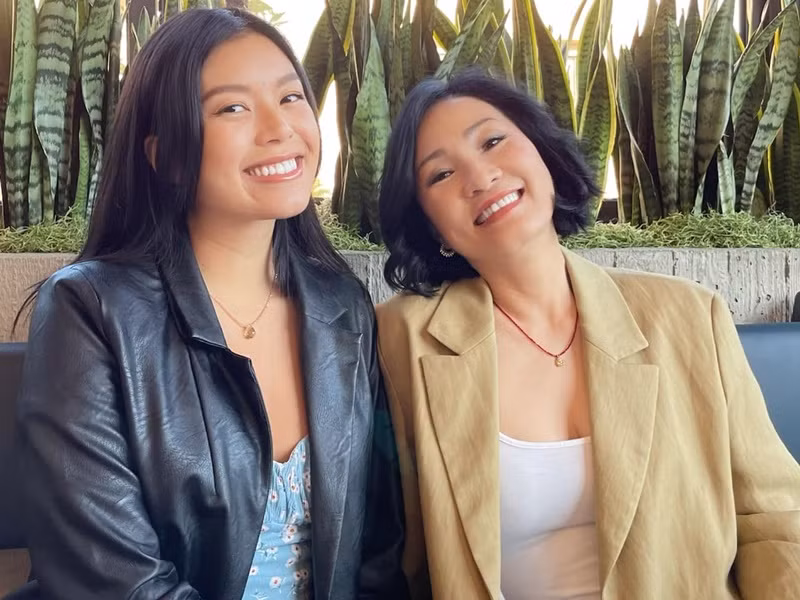 Về bí quyết trẻ lâu, Hồng Đào từng cho biết, cô cố gắng duy trì tâm trạng thoải mái, vui vẻ, không giận giữ hay cáu gắt.