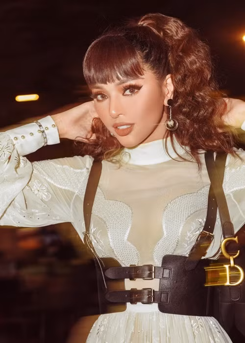 Theo nữ người mẫu, từ năm 2012, cô đã cấp đông trứng ở Thái Lan để chuẩn bị cho việc làm mẹ đơn thân. “Tất nhiên, tôi vẫn mong có một gia đình hạnh phúc, được ở bên người chinh phục trái tim mình. Nhưng nếu nhỡ may không được, tôi tin tôi có thể làm mẹ đơn thân tốt như mẹ tôi từng làm”, cô trải lòng trên Dân Việt năm 2016.