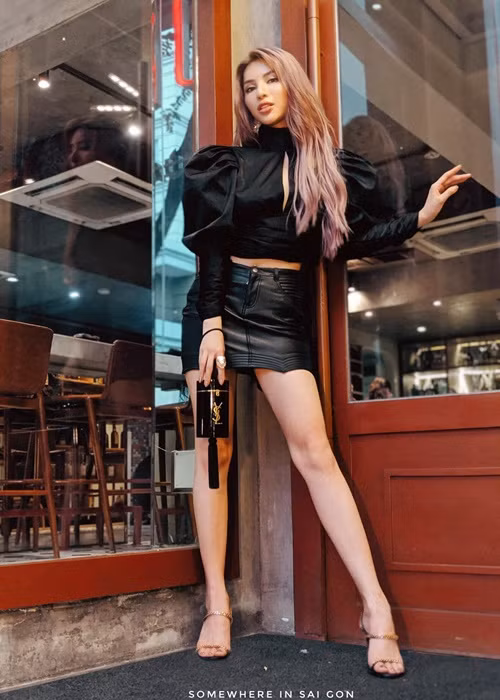 Sau những lần yêu hết mình, gặp các chàng trai khác, Khả Trang chỉ dừng lại ở mức độ thích, sau đó tập trung vào công việc, bỏ bê người yêu và dẫn đến chia tay.