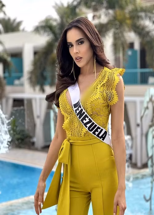 Đại diện Venezuela - Luiseth Materan được nhiều người dự đoán sẽ đăng quang. Luiseth cao 1m78, thân hình gợi cảm. Tại quê nhà, top 5 Hoa hậu Hoàn vũ Venezuela 2020 là diễn viên kiêm người mẫu. Ảnh: Luiseth Materan