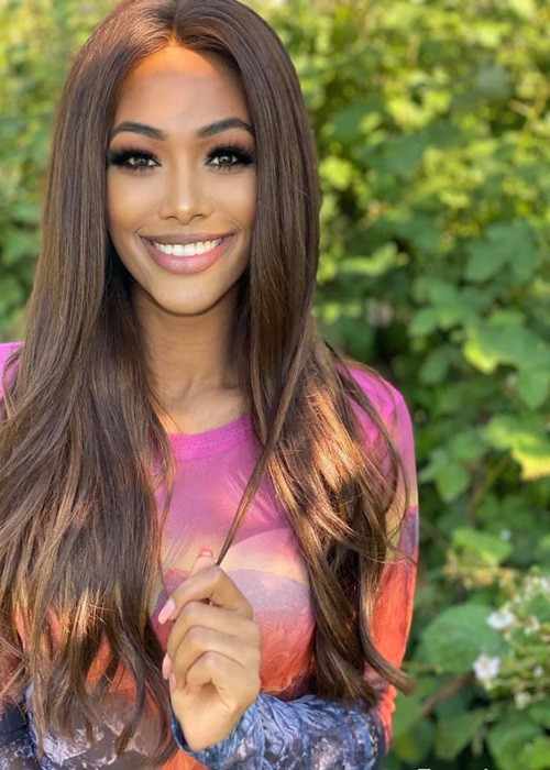 Đại diện Bỉ Kedist Deltour vừa có sắc đẹp, hình thể vừa có một câu chuyện xúc động. Năm Kedist 9 tuổi, mẹ cô qua đời, cha cô bỏ rơi các con tại một trại trẻ mồ côi ở Ethiopia. Năm 10 tuổi, Kedist may mắn được một đôi vợ chồng người Bỉ nhận nuôi. Sau 15 năm, Kedist trở lại Ethiopia để tìm cha. Ngày gặp lại, cha cô quỳ gối, cúi mặt xuống để xin lỗi. Ảnh: Kedist Deltour