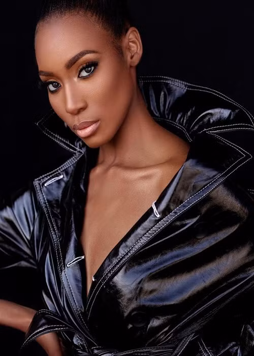 Đại diện Nam Phi Lalela Mswane không chỉ xinh đẹp, gợi cảm mà còn có khả năng ứng xử “nuốt mic”. Người đẹp tốt nghiệp cử nhân luật và đang là người mẫu kiêm vũ công chuyên nghiệp. Ảnh: Lalela Mswane