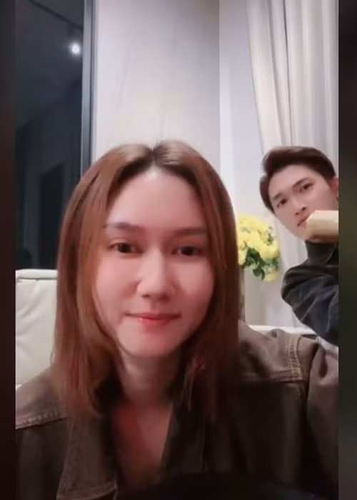 Mới đây, tin đồn tình cảm của cặp đôi Hương Giang - Đình Tú rạn nứt khiến dư luận xôn xao. Tối ngày 20/12, đôi uyên ương lên tiếng phủ nhận tin đồn. Ảnh: chụp màn hình