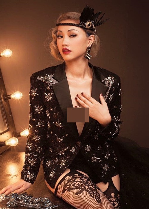 Maya kín tiếng về chuyện tình cảm. Đến nay, danh tính bố con gái Maya vẫn là một ẩn số.