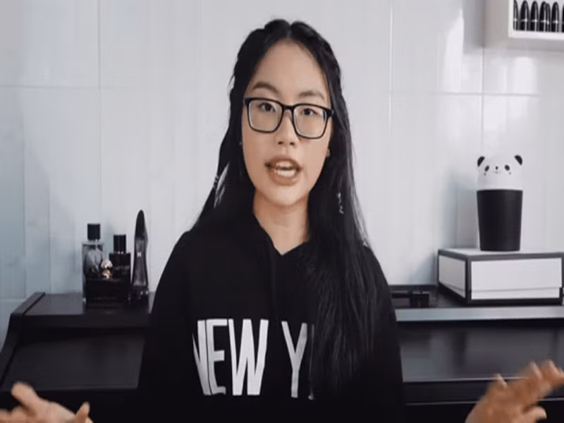 Phuong My Chi va loat sao tu huy hoai ban than vi stress