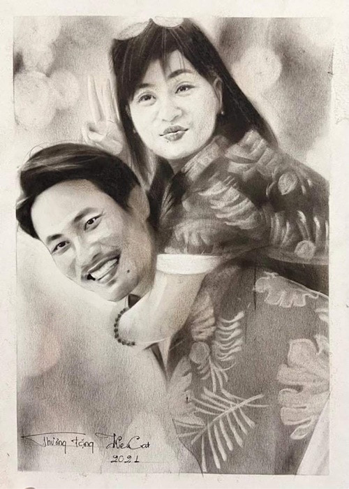 Hồi tháng 10/2021, Cát Phượng úp mở ngày không còn Kiều Minh Tuấn bên cạnh. "Không ai có thể nói trước được bất cứ điều gì nếu như ngày mai anh Kiều không còn bên cạnh chị Cát, không còn cõng Cát đi chơi như thế này nữa,... thì bức ảnh này sẽ là bức ảnh kỷ niệm giá trị nhất của chị Cát", cô viết. Ảnh: FB Cát Phượng