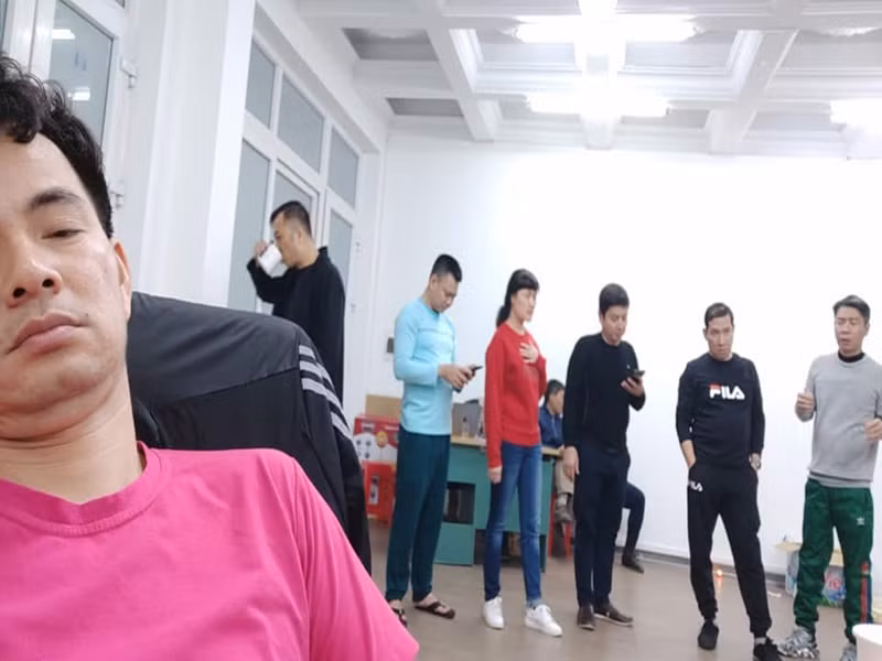 Các năm trước, Công Lý luôn có mặt trong các buổi tập luyện Táo quân. Ảnh: FB Xuân Bắc