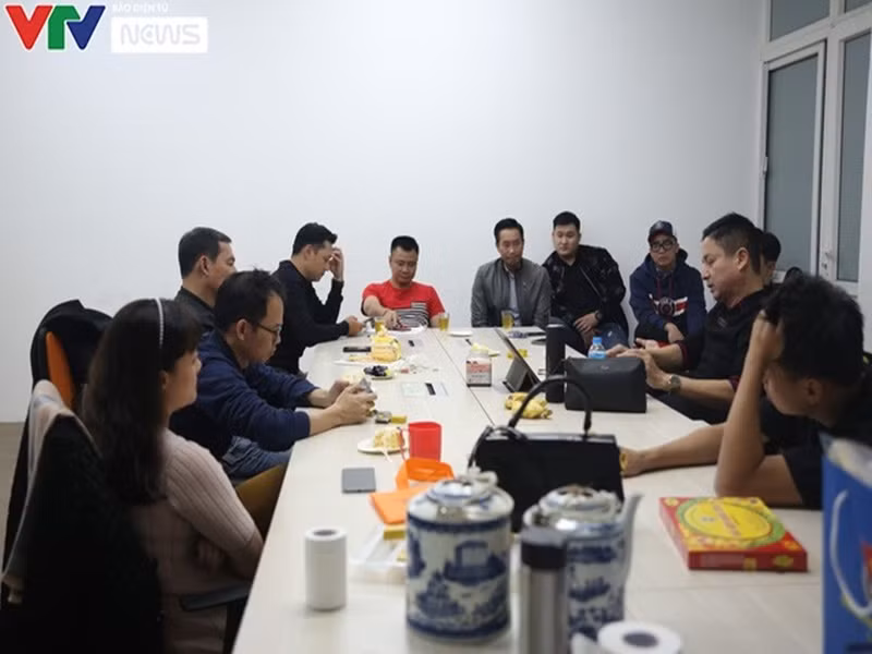 Trong buổi tập đầu tiên, 2 nghệ sĩ Xuân Bắc và Công Lý vắng mặt. Ảnh: VTV