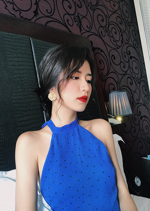 Ngọc Hiện đang là sinh viên khoa thiết kế thời trang trường Đại học Mỹ thuật công nghiệp.