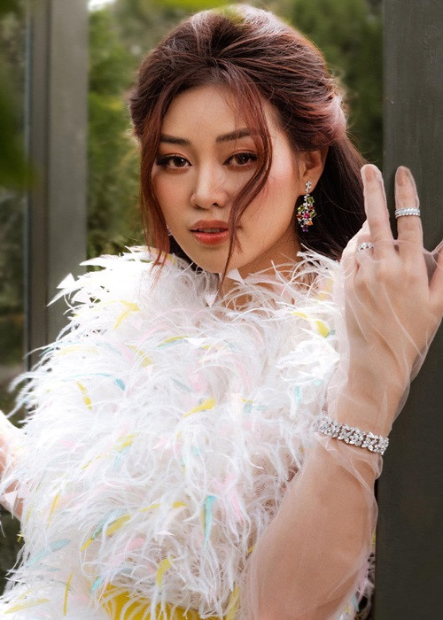 Gần đây, trưởng nhóm FC Khánh Vân lên kế hoạch dùng nick ảo nói xấu Thùy Tiên, Kim Duyên, dọa "phong sát" H'hen Niê. Trước vụ việc, Khánh Vân viết tâm thư gửi trong nhóm fan của mình. Ảnh: FB Khánh Vân