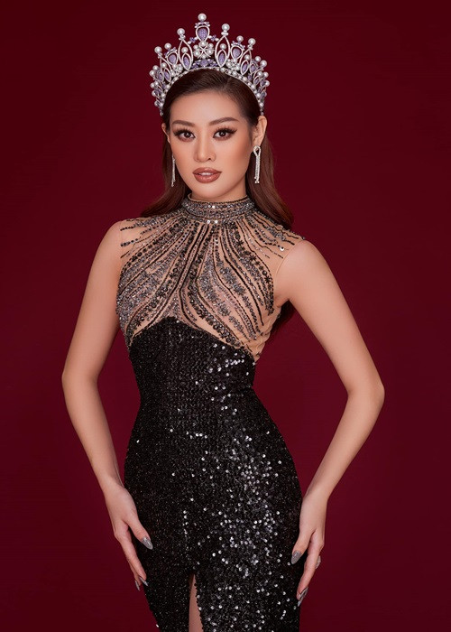 Khi mới đăng quang Hoa hậu Hoàn vũ Việt Nam 2019, Khánh Vân phải đối mặt antifan khi những người không thích cô liên tục công kích, châm chọc vì cụm từ “trái tim yêu thương” trong phần ứng xử chung kết của người đẹp. Ảnh: FB Khánh Vân