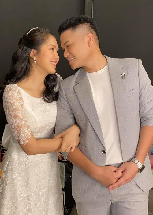 Ban đầu, mẹ của Trung Kiên không ủng hộ mối quan hệ giữa con trai và Lê Phương bởi nữ diễn viên hơn Trung Kiên 7 tuổi và có con trai riêng. Ảnh: FB Lê Phương