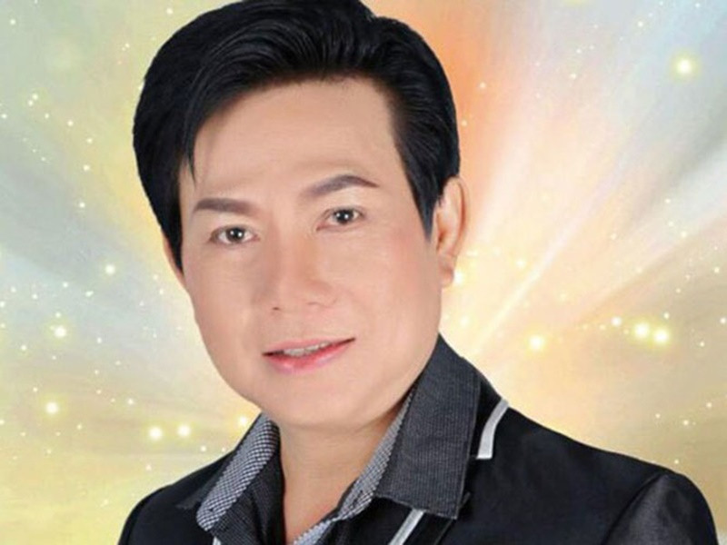 Nghệ sĩ cải lương Chiêu Linh bị nhồi máu cơ tim rồi qua đời vào ngày 2/2 ở tuổi 55. Sinh thời, anh có nhiều vai diễn hay trong các vở cải lương trên sân khấu đoàn Thanh Nga. Ảnh: Vietnamnet