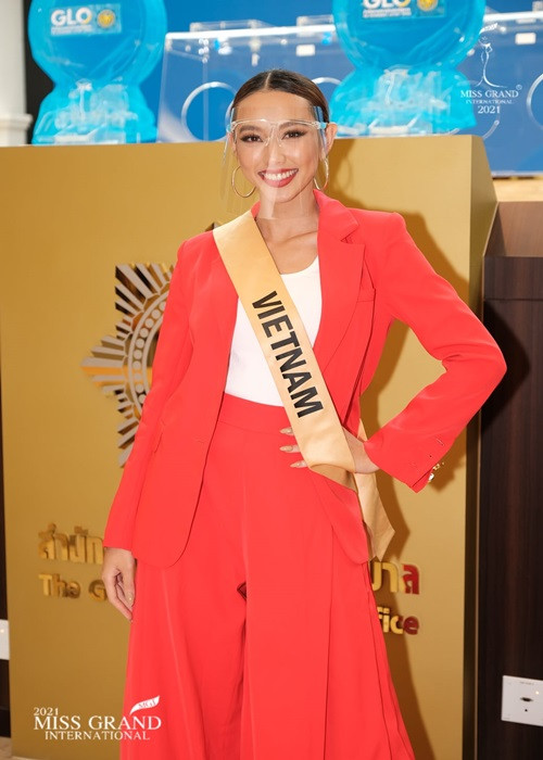 Nhiều khán giả Thái Lan ủng hộ Thùy Tiên bởi cô thường xuyên nói tiếng Thái, thậm chí trổ tài hát tiếng Thái. Ảnh: Miss Grand International