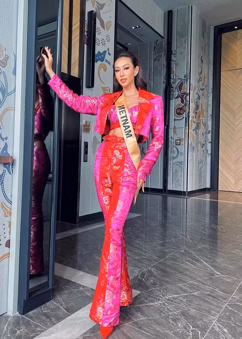 Ngoài các chuyên trang sắc đẹp, Hoa hậu Hòa bình Thái Lan năm 2019 và năm 2020 dự đoán Thùy Tiên sẽ lọt ít nhất top 5 chung cuộc. Ảnh: FB Thùy Tiên