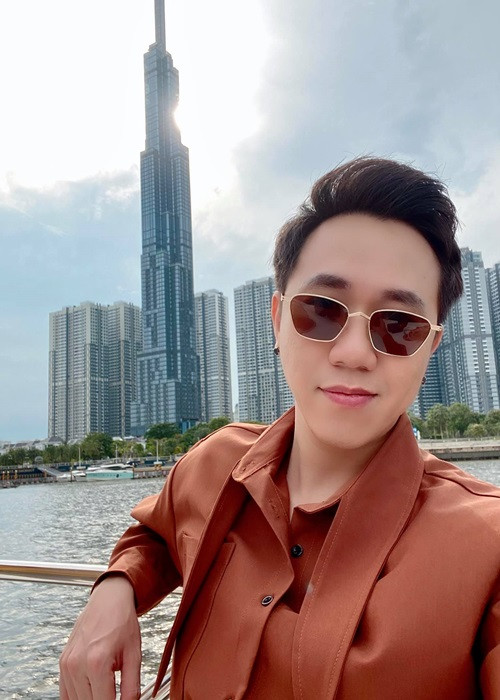 Đáng chú ý, khi sự việc xảy ra, Anh Đức tạm khóa trang cá nhân. Sau đó, khi mở lại trang cá nhân, nam diễn viên không cho người lạ bình luận để tránh một số cư dân mạng tấn công. Đến nay, Anh Đức chưa có một lần nào lên tiếng về ồn ào này. Ảnh: FB Anh Đức