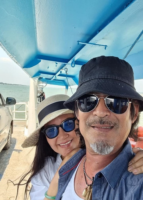 Cặp đôi đã hứa với nhau sẽ cùng đi du lịch để tận hưởng cuộc sống tuổi xế chiều.