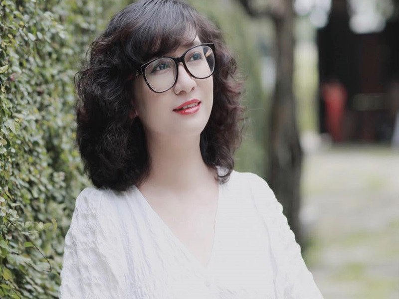 BTV Vân Anh quyết định rời VTV vì muốn dành nhiều thời gian cho gia đình. Bên cạnh đó, với niềm đam mê lớn dành cho hội họa, cô mơ ước một ngày nào đó sẽ mở phòng tranh cho riêng mình. Hiện tại, Vân Anh sống kín tiếng. Ảnh: FB Vân Anh