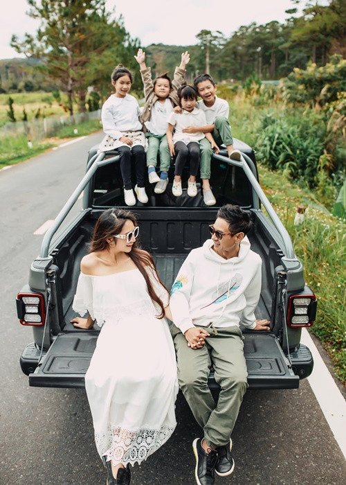 Gia đình Lý Hải - Minh Hà được xem là mặc sành điệu nhất showbiz Việt.