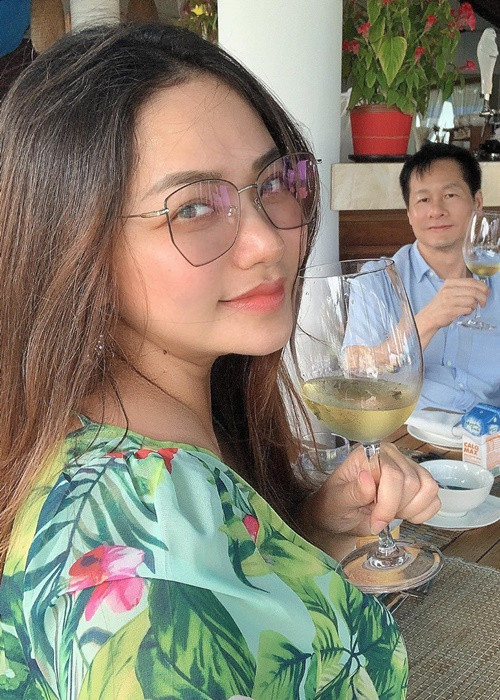 Đại gia Đức An hết mực chiều chuộng Phan Như Thảo. Chia sẻ trên Ngôi sao, nam doanh nhân cho biết, anh ủy quyền cũng như di chúc hết cho vợ mọi tài sản. Ảnh: FB Phan Như Thảo