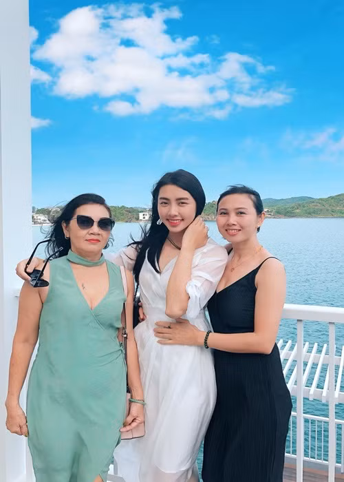 Nhờ tự lập từ năm 18 tuổi, Thùy Tiên có tính cách mạnh mẽ. Ảnh: FB Thùy Tiên