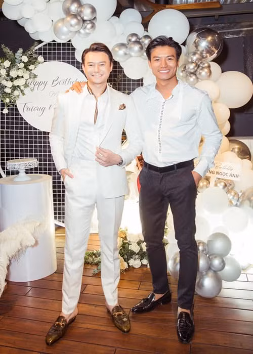 Hiếu Nguyễn có mối quan hệ thân thiết với diễn viên Anh Dũng.