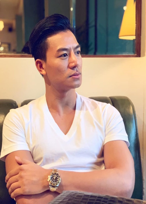 Để giữ vóc dáng săn chắc, nam diễn viên phim “Hương Ga” tập luyện và nghiêm khắc ăn uống.