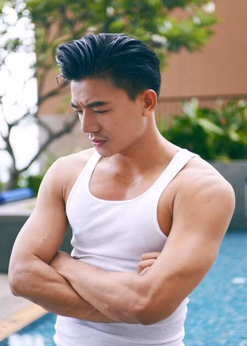 Sở hữu body săn chắc, gương mặt điển trai, Hiếu Nguyễn thường được đạo diễn chọn đóng vai hành động, góc cạnh.