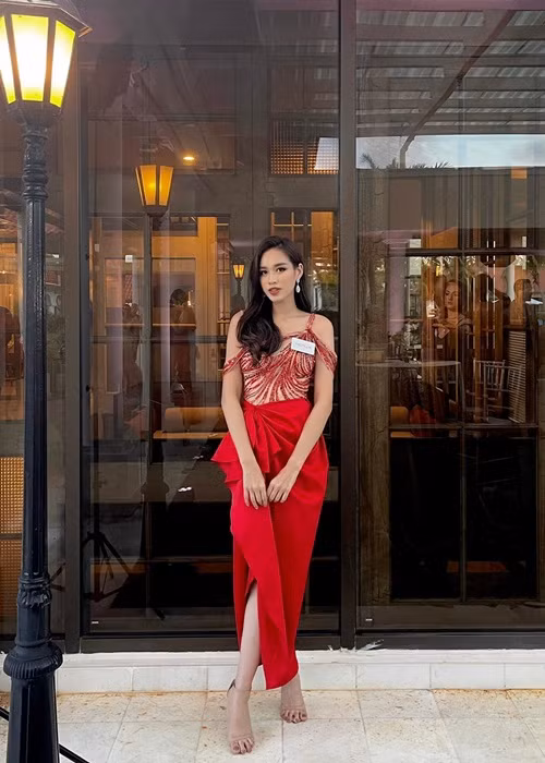  Đỗ Thị Hà vừa chia sẻ loạt ảnh mới nhất tại cuộc thi Miss World 2021- Hoa hậu Thế giới 2021.