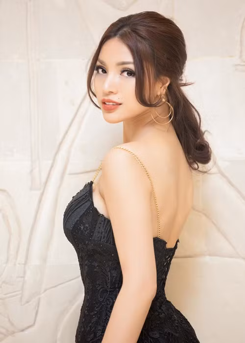 Năm 2018, Khả Trang đăng quang quán quân cuộc thi Super Model International - Siêu mẫu quốc tế diễn ra tại Thái Lan.