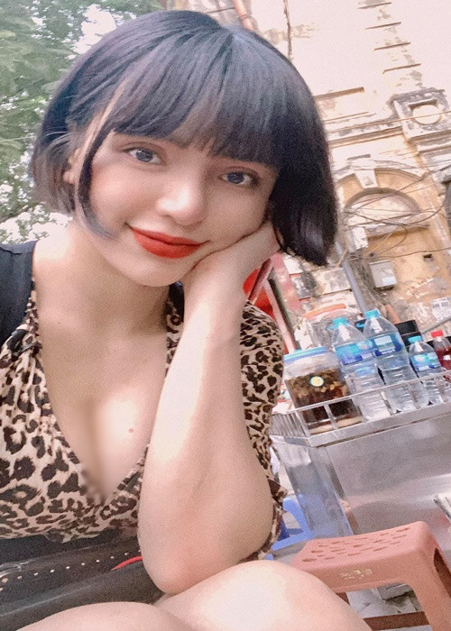 Hình ảnh Khả Trang trong 1 năm ở ẩn.