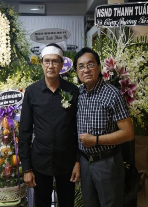 Thanh Tuấn chia buồn với gia đình nghệ sĩ Kim Huệ. Ảnh: Saostar