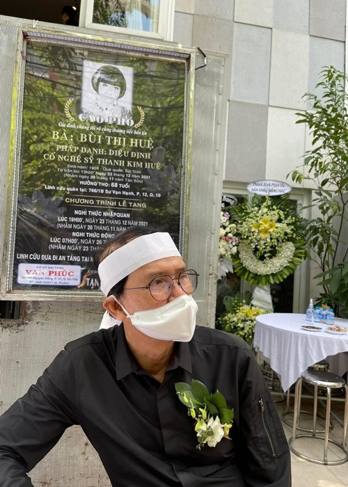 Nghệ sĩ Thanh Điền nén đau thương tổ chức tang lễ cho người bạn đời gần 50 năm gắn bó. Ảnh: Vietnamnet