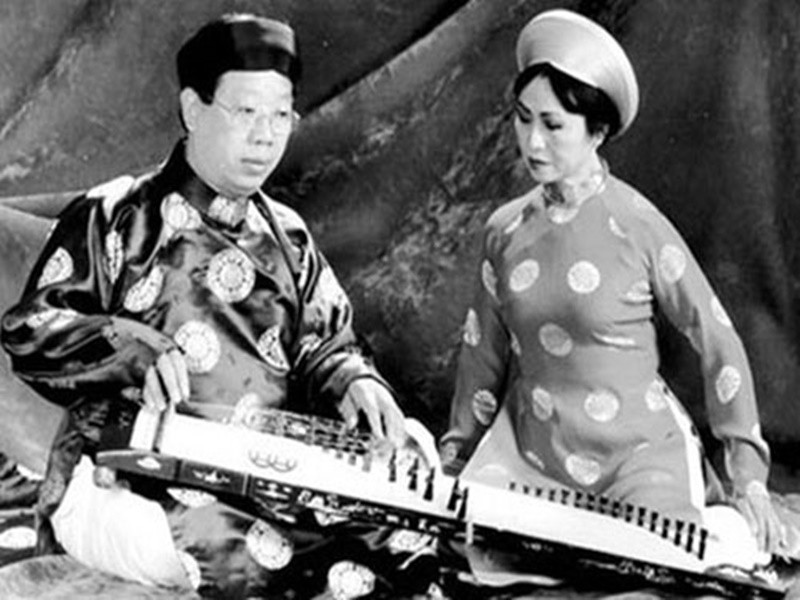 Ông nói: “Vợ tôi là "kế mẫu" nhưng thương yêu con gái của tôi như con ruột của mình. Bà còn dạy dỗ con tôi đúng theo truyền thống Việt Nam. Nhờ vậy con gái tôi dù sinh ở Pháp nhưng nghe, nói, đọc, viết tiếng Việt thông thạo”. Ảnh: Giadinhnet