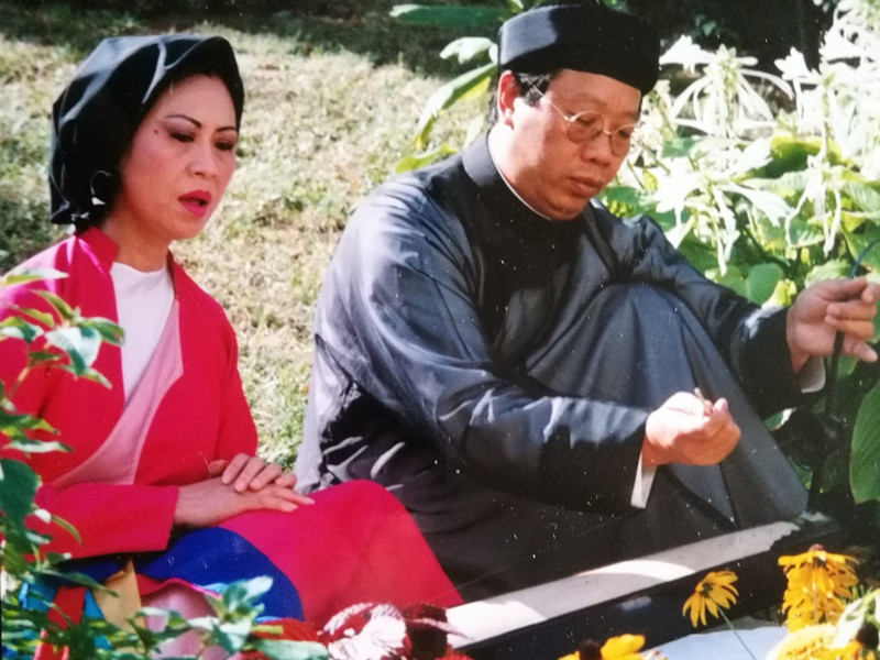 Sau khi kết hôn, danh ca Bạch Yến cùng chồng đi nhiều quốc gia trên thế giới biểu diễn, giới thiệu âm nhạc dân tộc. Ảnh: Dân Trí