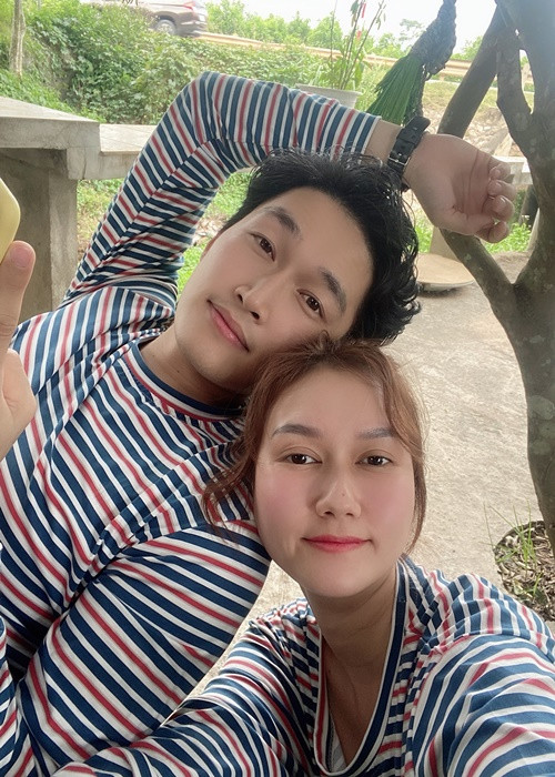 Trong cuộc phỏng vấn với Zing vào tháng 7/2021, Hương Giang cho biết, Đình Tú luôn ở bên động viên, góp ý, giúp đỡ cô hoàn thành tốt các vai diễn. Ảnh: FB Hương Giang