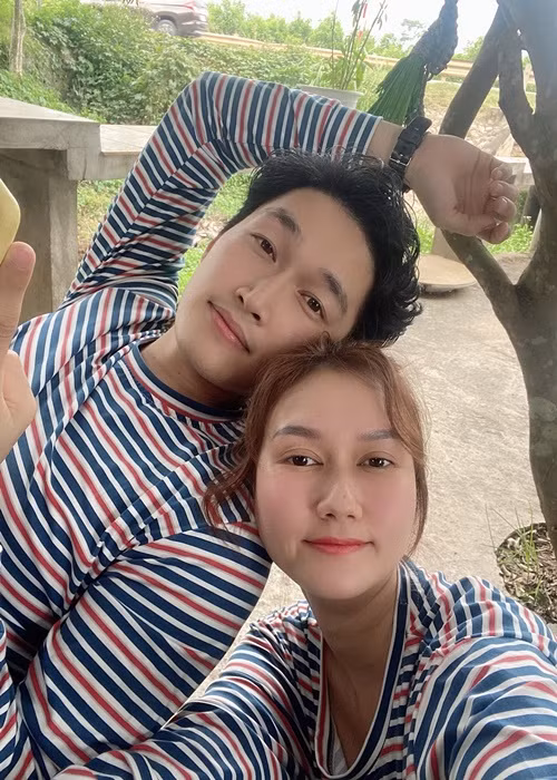 Trong cuộc phỏng vấn với Zing vào tháng 7/2021, Hương Giang cho biết, Đình Tú luôn ở bên động viên, góp ý, giúp đỡ cô hoàn thành tốt các vai diễn. Ảnh: FB Hương Giang