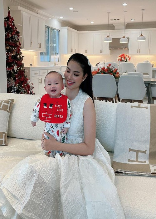 Hai con trai của Phạm Hương đều kháu khỉnh.