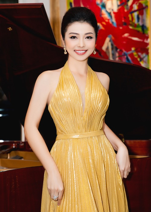 Ngoài làm MC, trong những năm qua, Jennifer Phạm còn đóng phim.